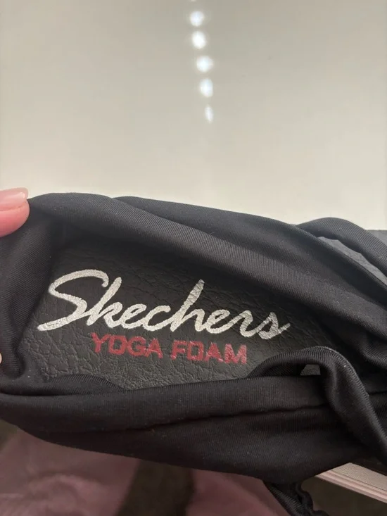 Skechers Black Yoga Foam Twist-Style Fabric Sandals - Picture 4 of 4